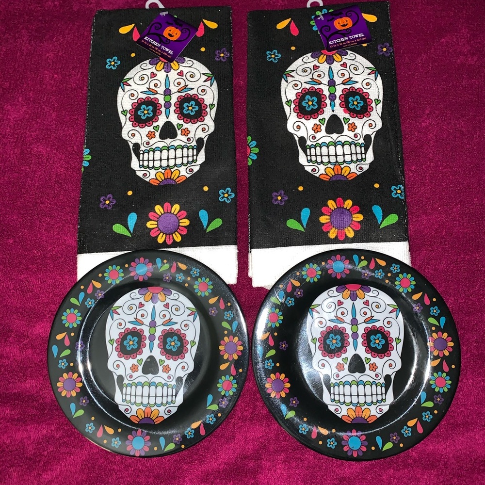 Plates & towels day of the dead 2 each Halloween